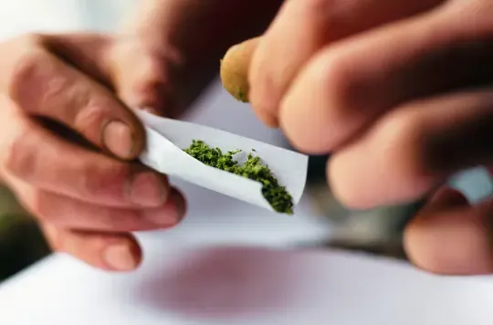 how to roll a joint